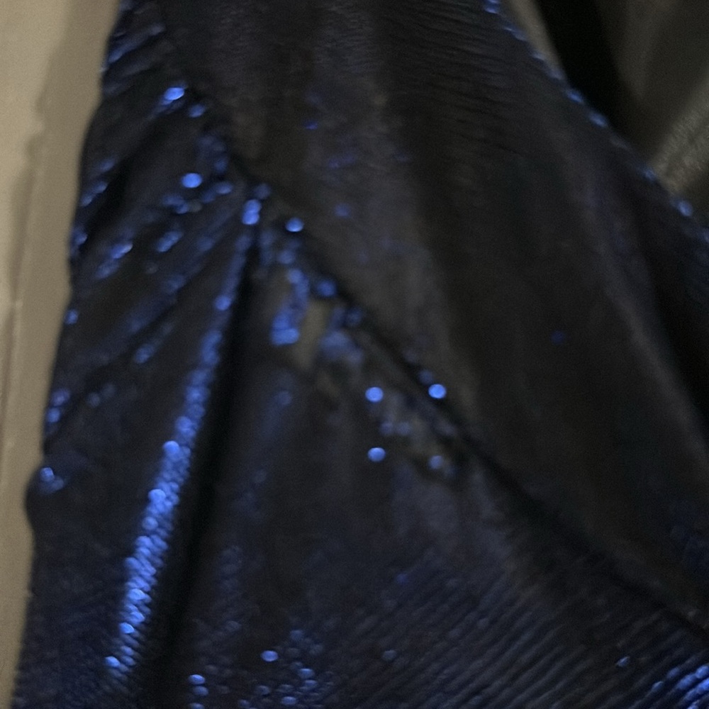 Dress - Picture 7 of 8